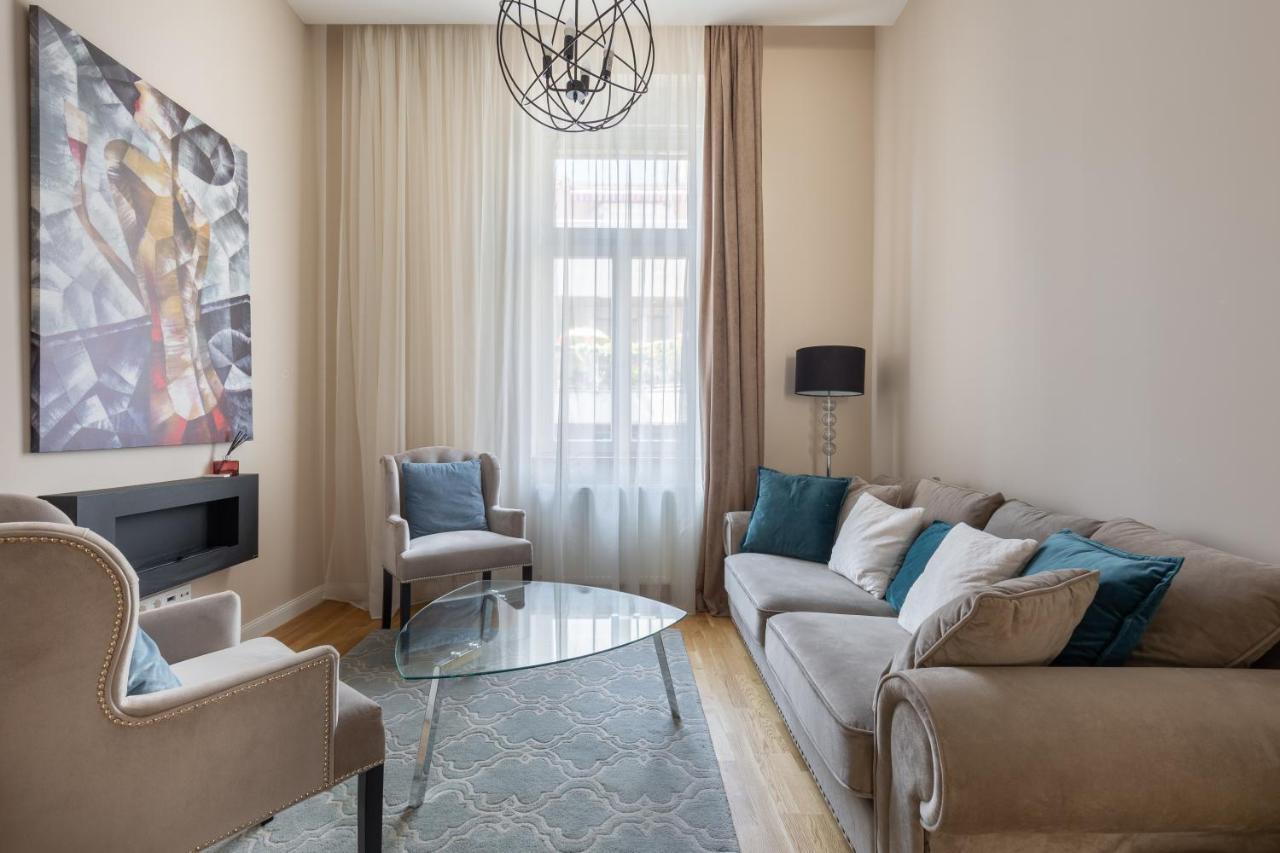 Lovely 2-Bedroom Apartment At The Vaci Street Budapest Eksteriør billede